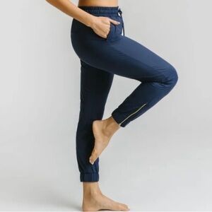 ZYIA Navy Everywhere Zipper Joggers Active Pants
